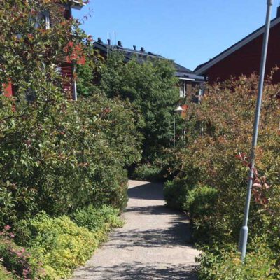Käytävän kunnostus hiekalla